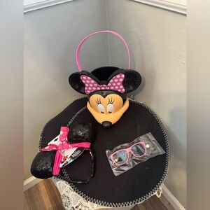 Minnie Mouse Bucket, Ears and Sunglasses